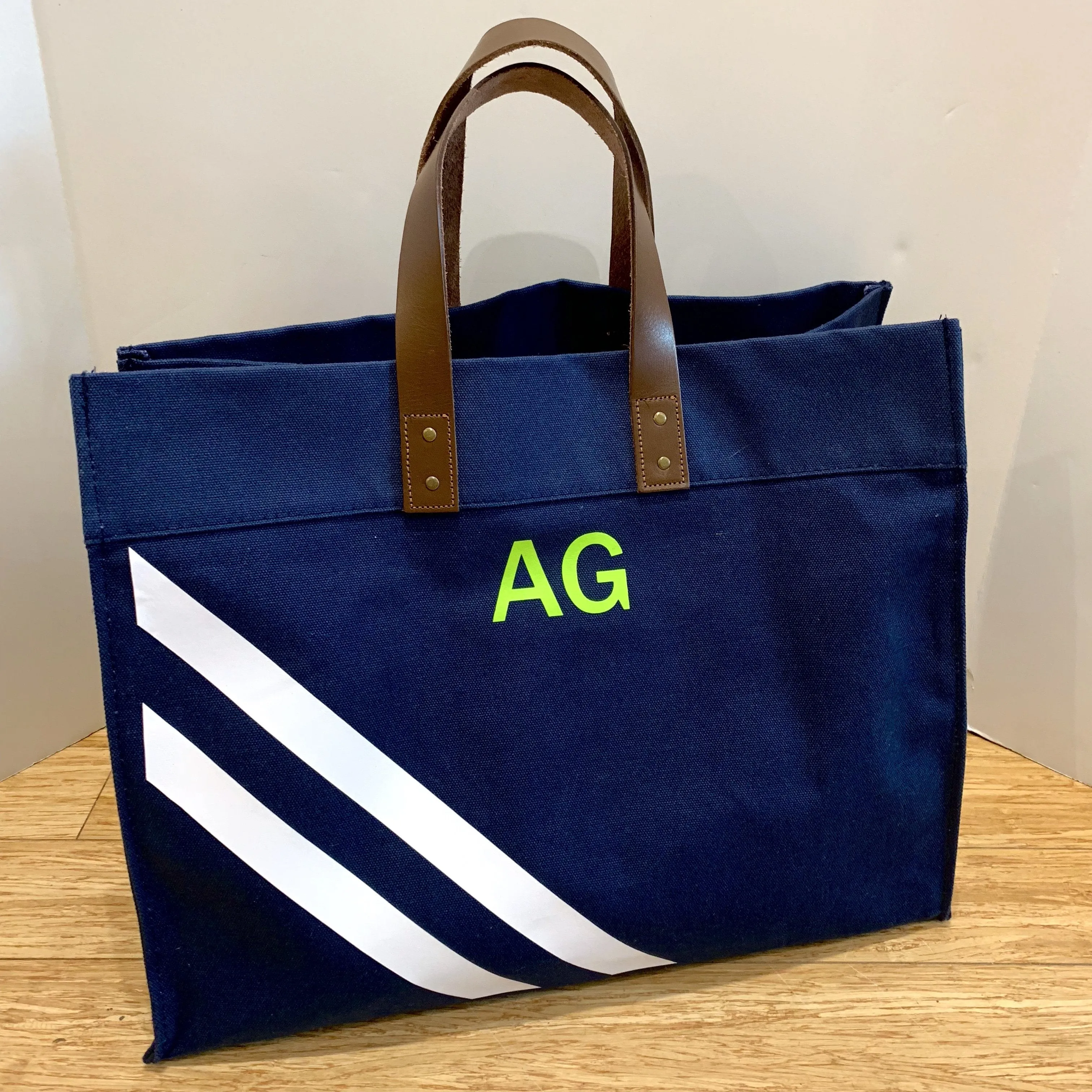 Advantage Tote Diagonal Stripes