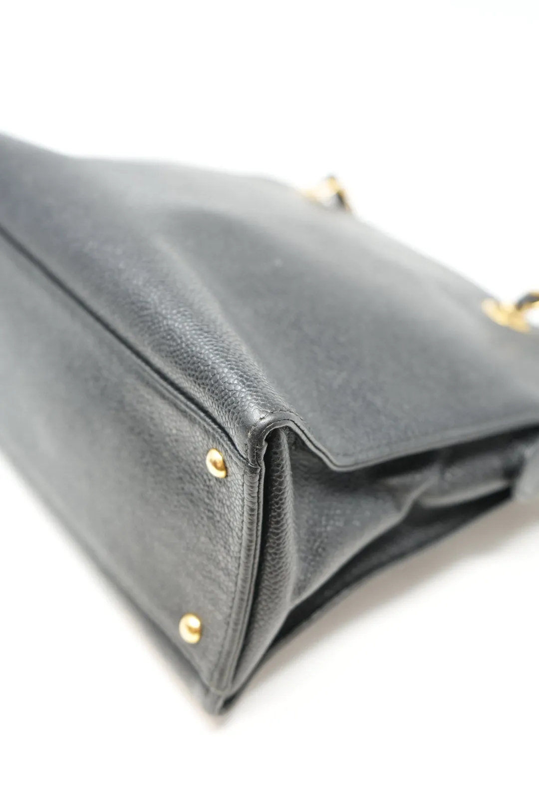 Pre-Owned Chanel Black Caviar Shoulder Bag zipper replaced