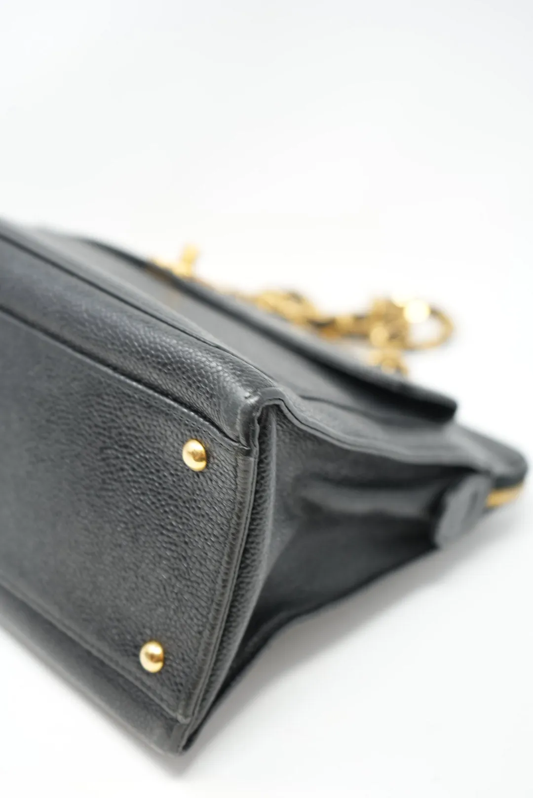 Pre-Owned Chanel Black Caviar Shoulder Bag zipper replaced