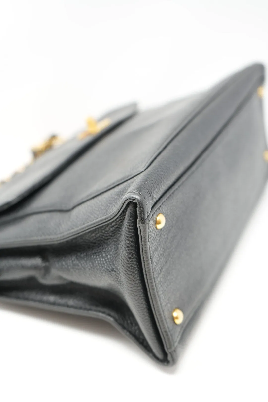 Pre-Owned Chanel Black Caviar Shoulder Bag zipper replaced
